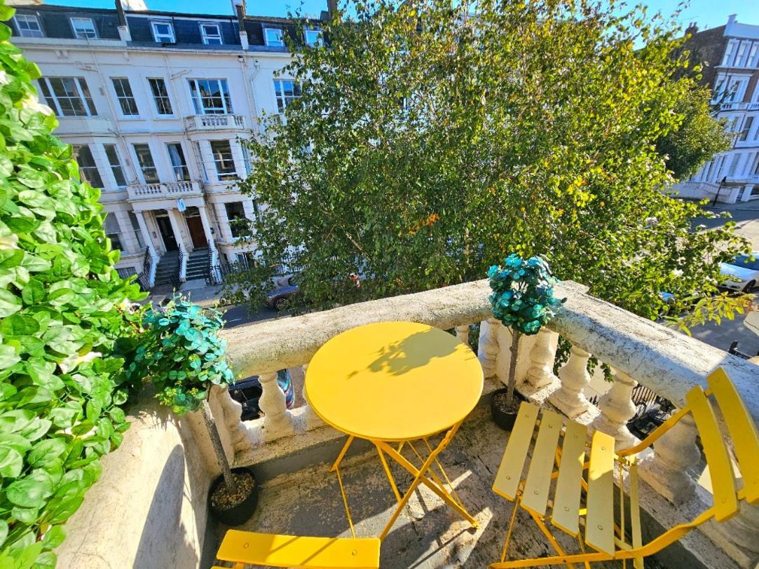 Charming Home With Private Balcony, On 1St Floor, With 2 Bathrooms, 3 Min Walk To Earl'S Court Station Лондон Екстериор снимка
