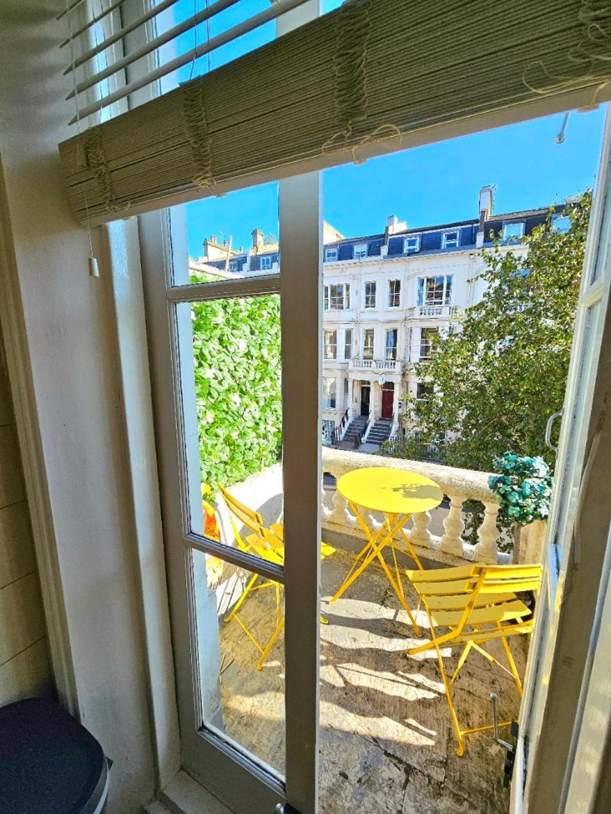 Charming Home With Private Balcony, On 1St Floor, With 2 Bathrooms, 3 Min Walk To Earl'S Court Station Лондон Екстериор снимка