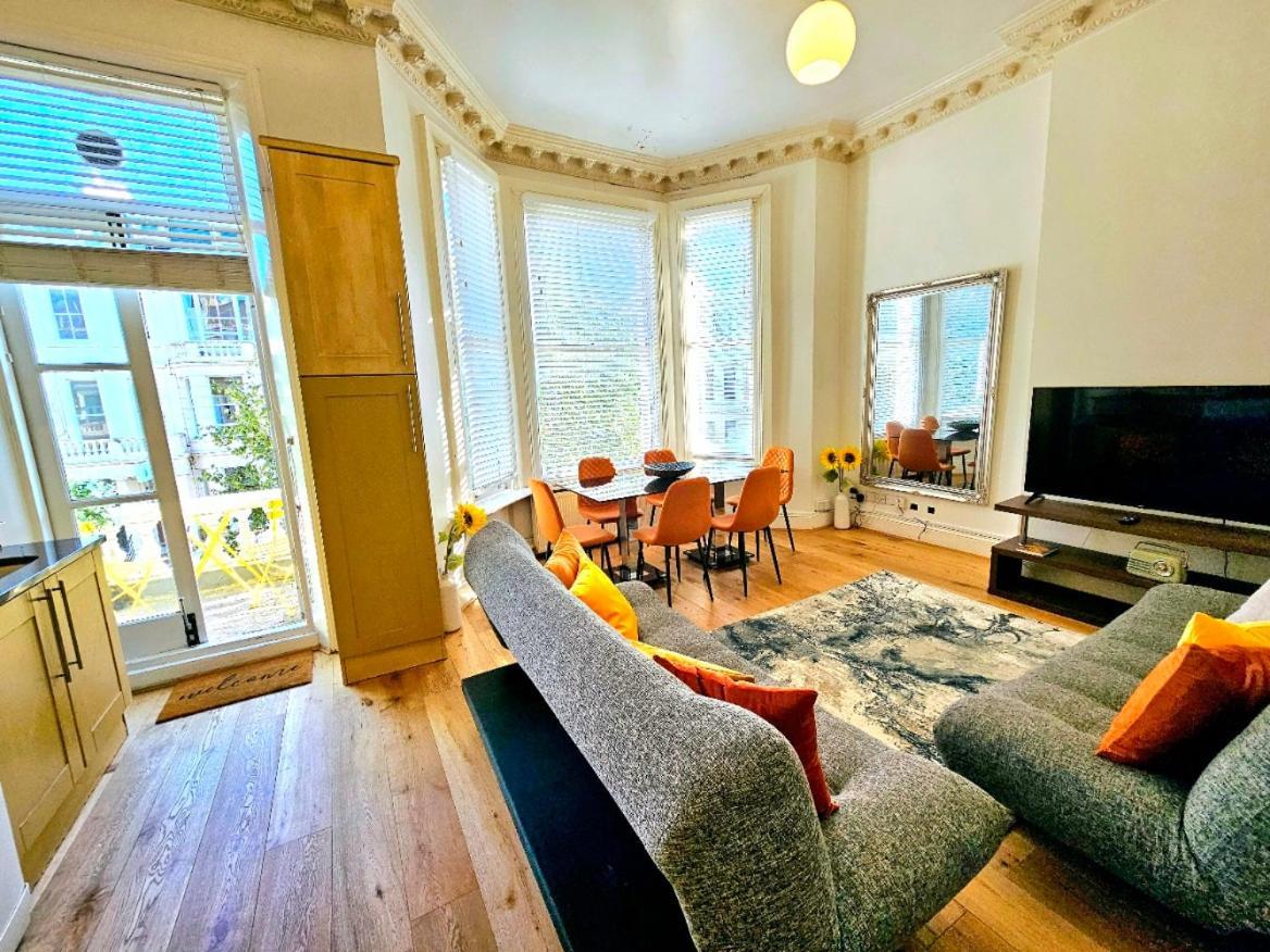 Charming Home With Private Balcony, On 1St Floor, With 2 Bathrooms, 3 Min Walk To Earl'S Court Station Лондон Екстериор снимка
